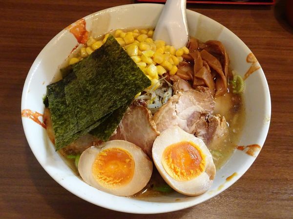 「しおまかないらーめん（1,050円）」@らーめん治 らいおん 百草店の写真