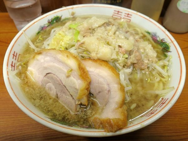 「ラーメン ７３０円 ※麺少なめ・ニンニク少なめ・アブラ」@ラーメン二郎 亀戸店の写真