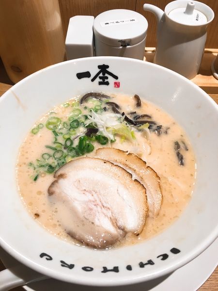 「一杢ラーメン」@博多ラーメン 一杢 博多デイトス店の写真