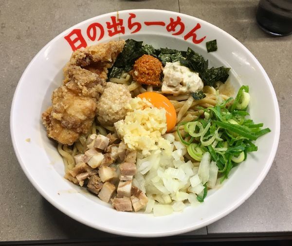 「「卒業イベント」ガッツ麺DX 500円+唐揚げ 50円」@日の出らーめん 日吉店の写真