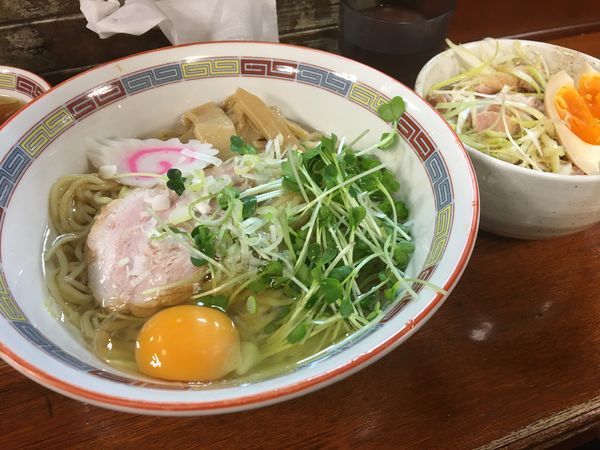 「油そば 中盛 生卵」@宝華らぁめんの写真