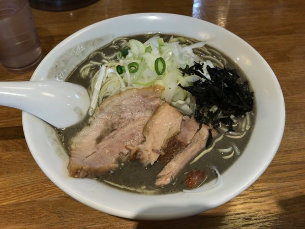 「極濃厚煮干しそば」@中村屋総本山の写真