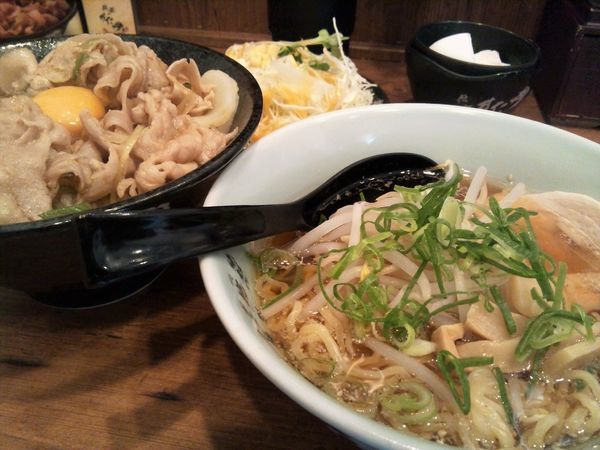 「ラーメンセット（990円）」@伝説のすた丼屋 秋葉原店の写真