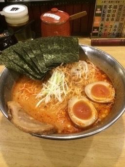 「味玉味噌ラーメン バク辛 細麺 大盛り」@らーめん房 とりとんの写真