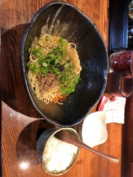 「汁なし坦々麺 2辛 (580円) 温泉玉子(50円) 半ライス(」@汁なし担担麺専門 キング軒 東京店の写真