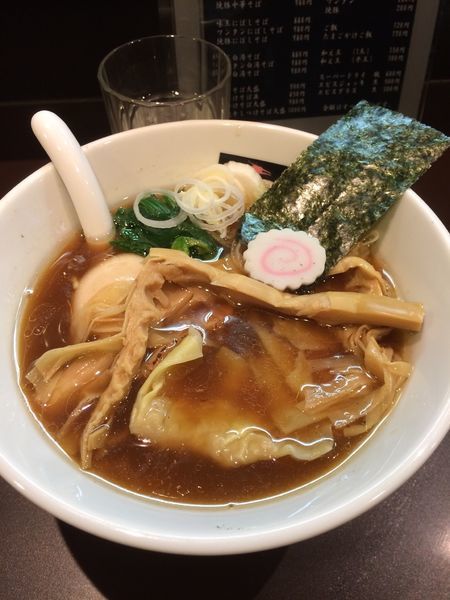 「ワンタン中華そば＋味玉」@おおぜき中華そば店の写真