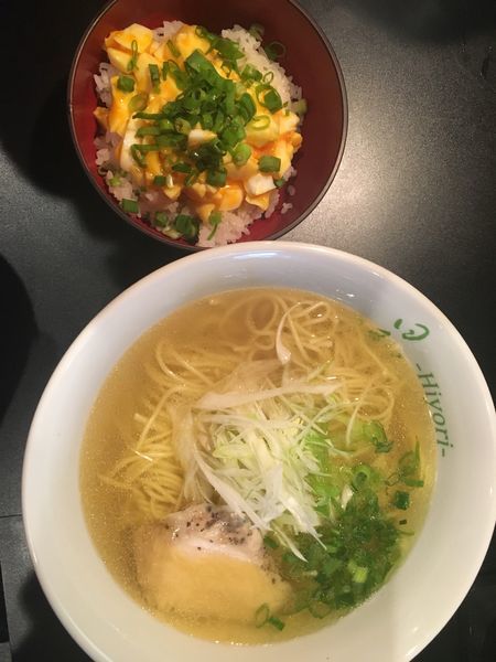「鶏そば塩、味玉ごはん  1000円」@鶏そば 日和-Hiyori-の写真