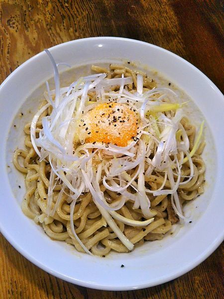 「チーズ黒胡椒ガッツ麺 900円」@日の出らーめん 大須分店の写真