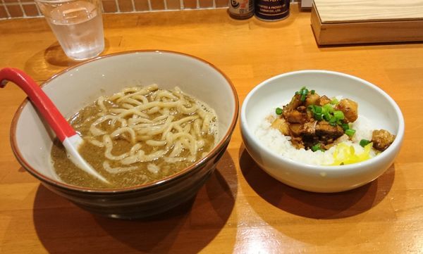 「平日夜の部限定かけ煮干しそば 追っかけ玉」@らーめんキッチン いいづかの写真