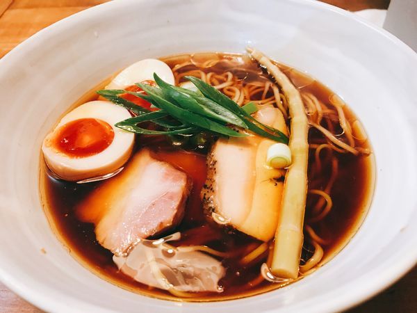 「醤油味玉ラーメン」@いかれたNOODLE Fishtonsの写真