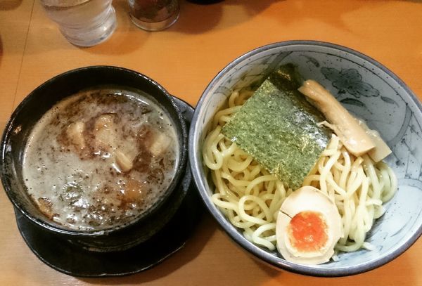 「豚骨魚介つけめん 730円＋ねぎチャーハン」@焦がしねぎらーめん 葱次郎 大宮西口店の写真