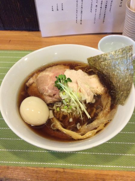 「チャーシュー中華そば（醤油・平打ち麺）+味玉」@中華蕎麦 はざまの写真