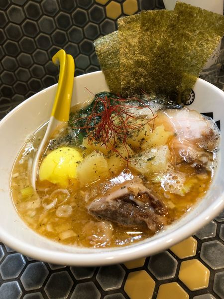 「海老塩ラーメンいっぱいん」@パイナップルラーメン屋さん パパパパパインの写真