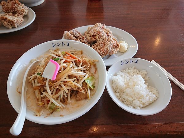 「濃厚たんめん 唐揚げセット」@極濃湯麺シントミの写真