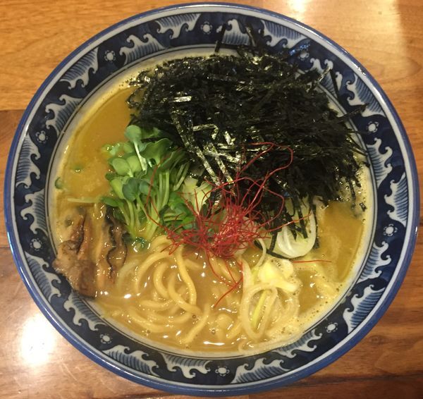 「牡蠣・拉麺900円」@麺や佐市の写真