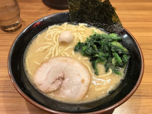 「醤油ラーメン」@横浜家系ラーメン 壱角家 溜池山王店の写真