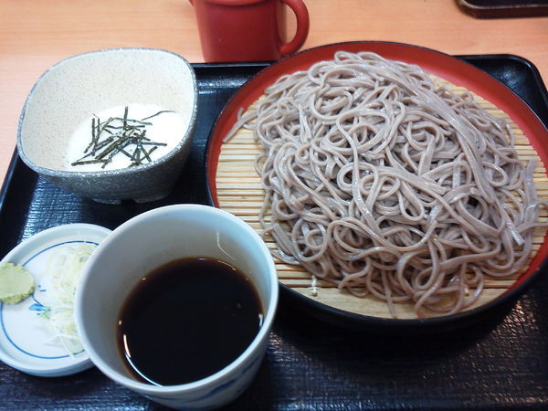 「大盛490+とろろ160=650円」@そば処吉野家 463号線BP和ケ原店の写真