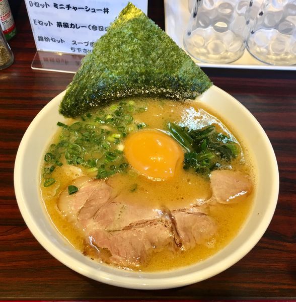 「和風とんこつ濃厚プレミアム」@丸新らぁめん食堂の写真