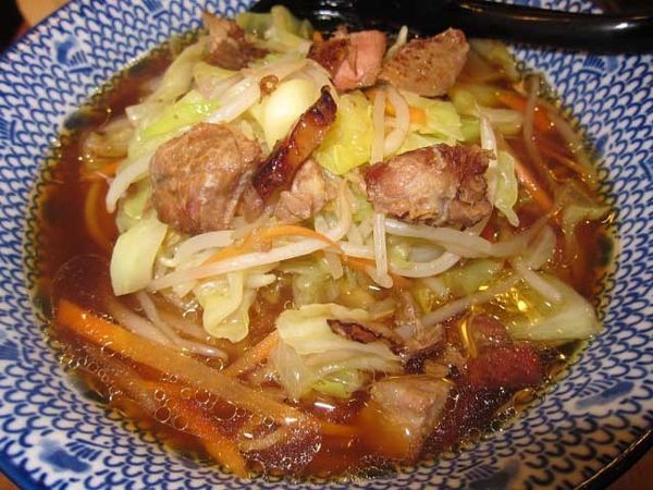 「とんさいらーめん醤油　740円」@麺処直久 新橋店の写真