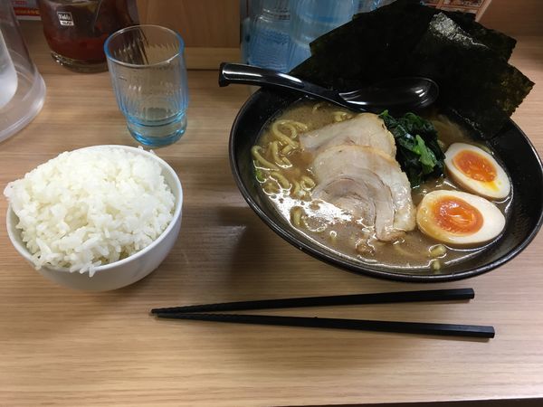 「豚骨SPラーメン 大盛（硬め、濃いめ）」@つけ麺 らーめん 春樹 鮫洲店の写真