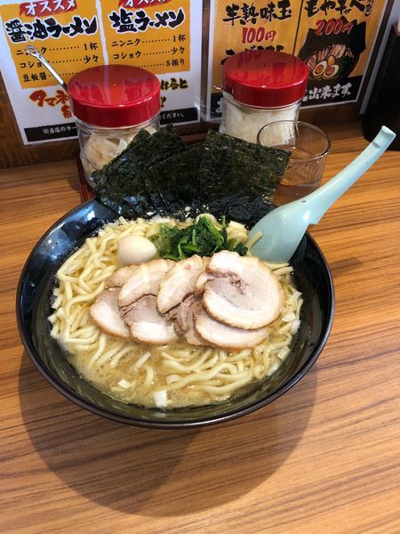 「チャーシュー麺 大盛り 海苔  麺硬め  味濃いめ  油ふつう」@横浜家系ラーメン 壱角家 裾野店の写真