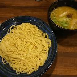 塩つけめん　（中盛り：サービス）