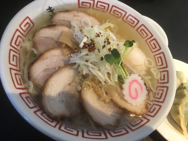 「あっさり中華そば、ちゃーしゅー玉子増し1050円」@中華そば きび 明大前店の写真