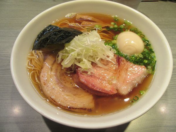 「煮干蕎麦醤油（７５０円）＋チャーシュー＋味玉」@喜乃壺の写真