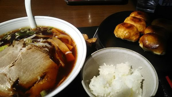 「やき餃子ラーメンセット」@ホワイト餃子 はながさ本店の写真
