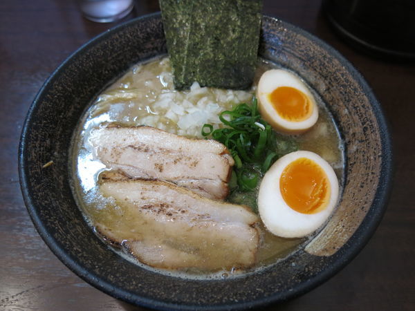 「味玉入り濃厚煮干しらーめん：850円」@麺屋國の写真