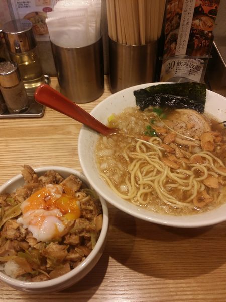 「醤油ラーメン+ご飯もの丼」@双麺 錦糸町本店の写真