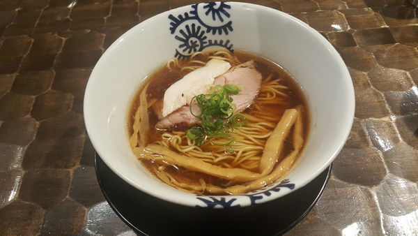 「醤油ラーメン」@特級鶏蕎麦 龍介の写真