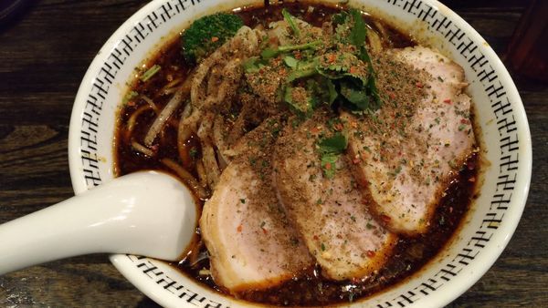 「スパイスラーメン、チャーシュー辛さ痺れ増し」@スパイス・ラー麺 卍力の写真