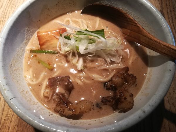 「もつそば並(ゆず麺)」@和醸良麺 すがりの写真