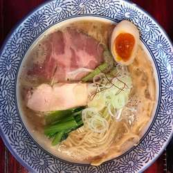 鯛白湯 780円・中盛 50円