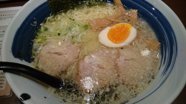 「こく旨ラーメン 塩」@麺処直久 水道橋店の写真