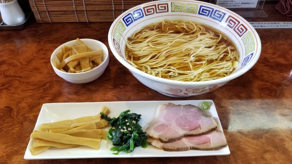 「阿波尾鶏醤油ラーメン」@つけ麺 目黒屋の写真