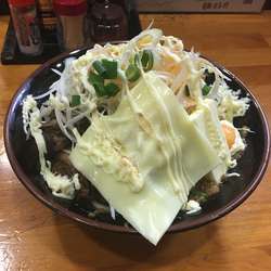 味噌まぜそば（中盛・チーズ・チャーシュー・バター・ネギ）