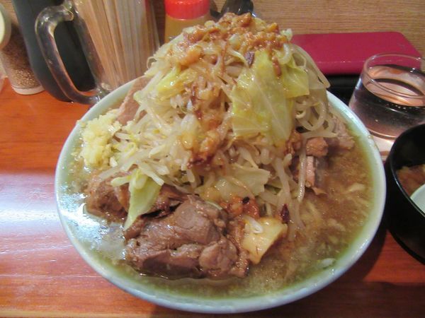 「豚入りラーメン（１１５０円）＋アブラ３０円」@ラーメン富士丸 西新井大師店の写真