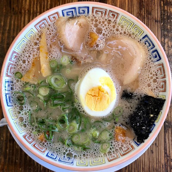 「分校ラーメン 並 (750円)」@久留米とんこつラーメン松山分校の写真
