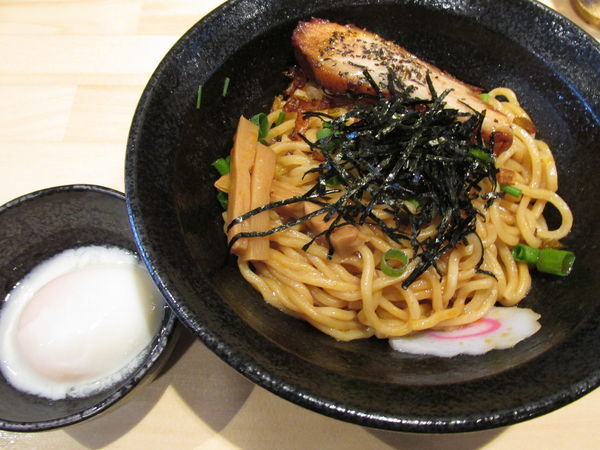 「醤油そば+温玉 「750円+100円」」@油そば専門店 斬の写真