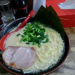 白ラーメン(醤油)大盛600円