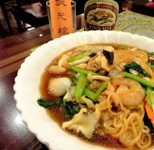 「什錦湯麺（1,200円）＋キリンラガー」@状元樓 本店の写真