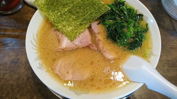 「国産肩ロースチャーシューメン　＠１０００円」@しょうゆとんこつラーメン 匠家の写真
