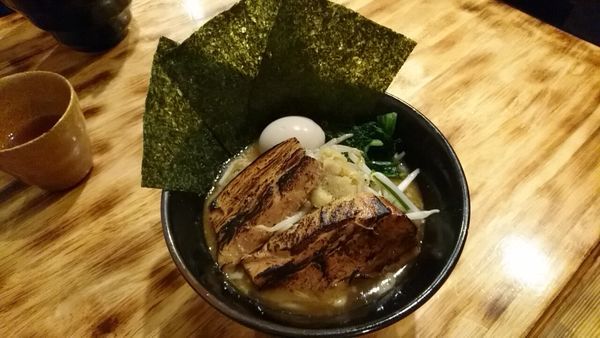 「豚火ラーメン全部のせ(醤油)」@らぁめん・つけめん 豚火の写真