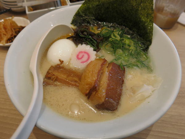 「特製白丸：1190円」@博多一風堂 二子玉川ライズS.C.店の写真