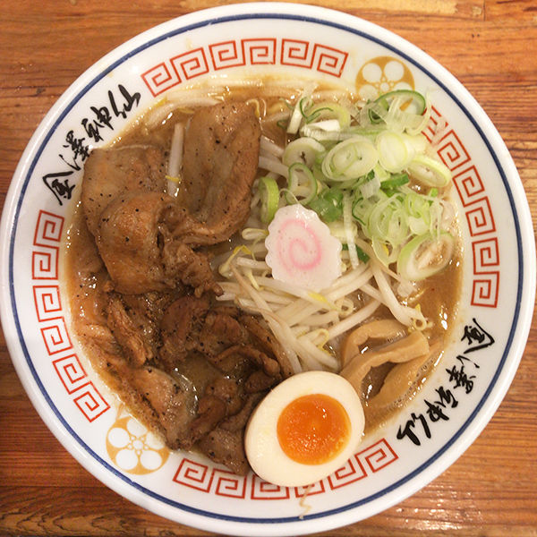 「濃厚味噌「炎・炙」肉盛り麺」@金澤濃厚豚骨ラーメン 神仙 品達品川店の写真
