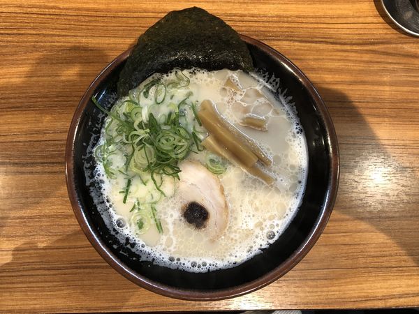 「博多とんこつラーメン」@横浜家系ラーメン 壱角家 落合南長崎店の写真