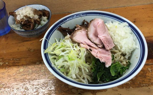 「冷やし葱姜麺(夏期限定)中＋肉飯(750円＋200円)」@口樂の写真