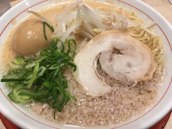 「味玉ラーメン 麺カタアブラマシマシ」@替玉千里眼 志木店の写真